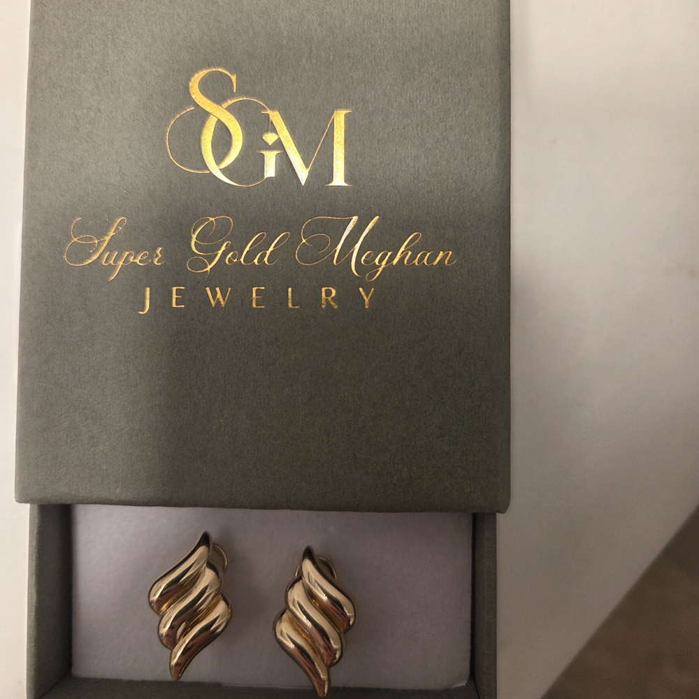 Elegant Gold Earrings